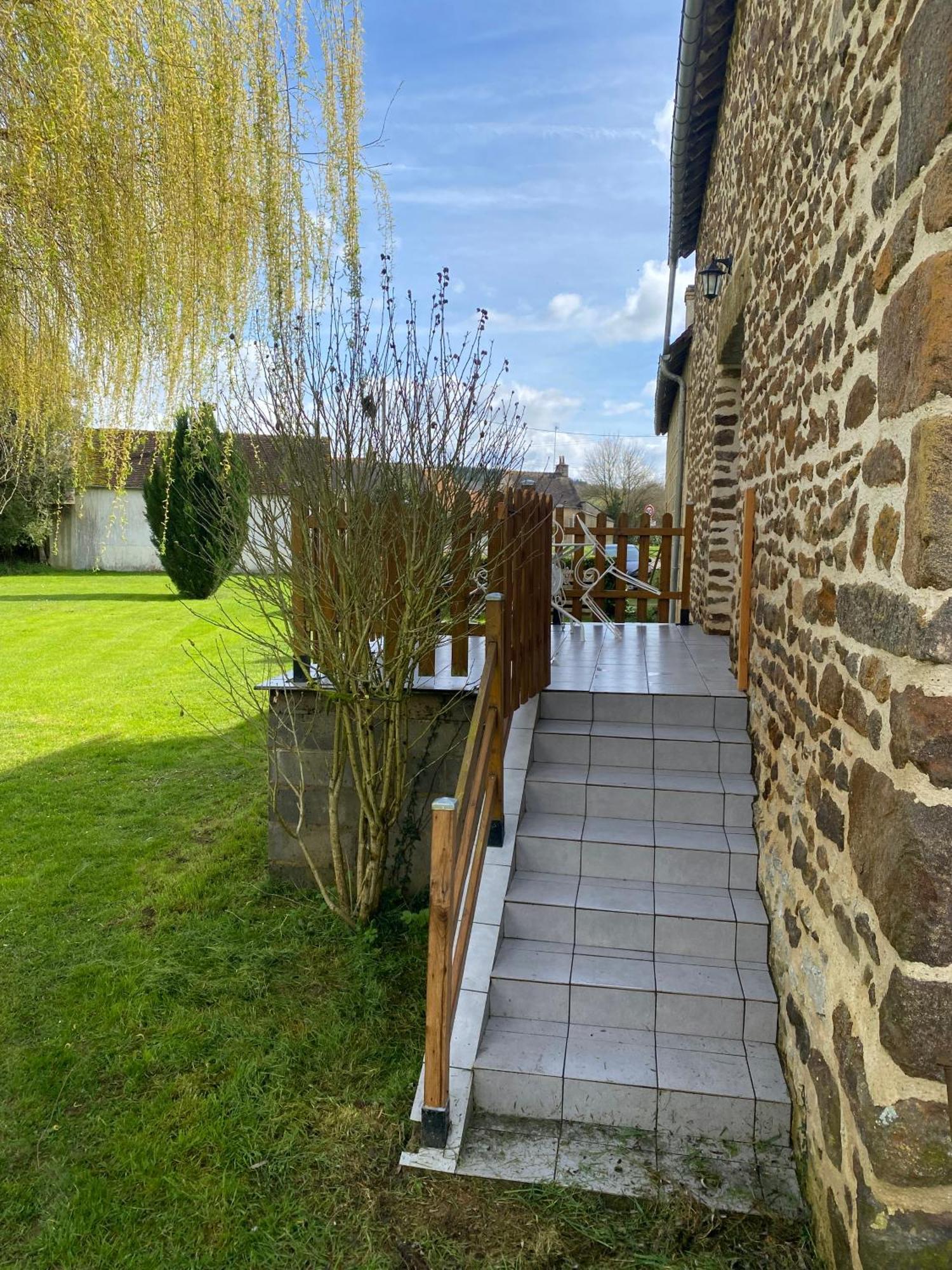 Le Petitepinay Bed & Breakfast Moitron-sur-Sarthe Bagian luar foto