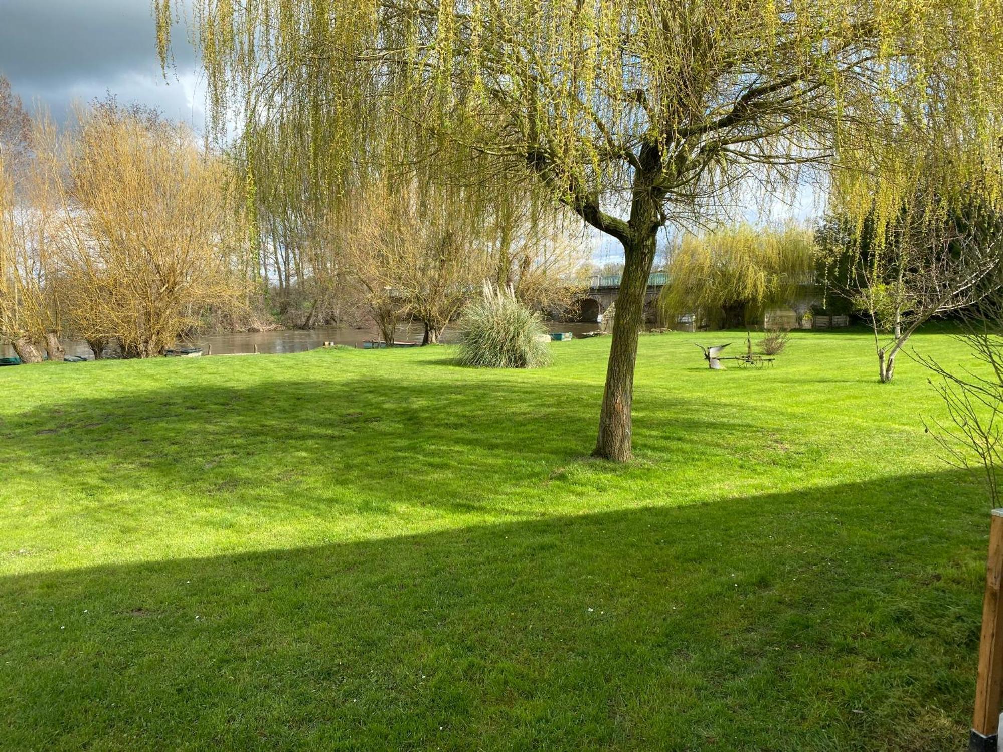 Le Petitepinay Bed & Breakfast Moitron-sur-Sarthe Bagian luar foto